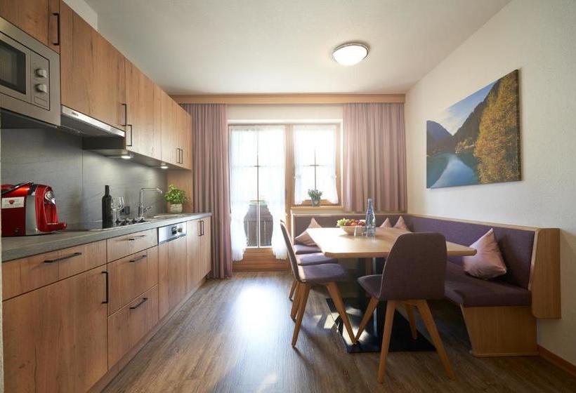 مبيت وإفطار Landhaus Strolz