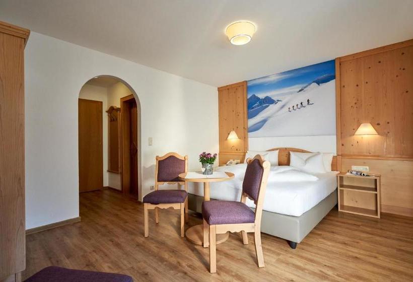 مبيت وإفطار Landhaus Strolz