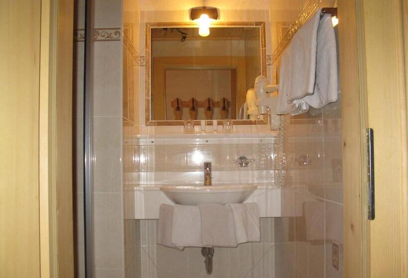 تختخواب و صبحانه Malernhof