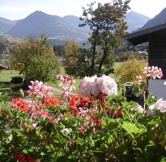 تختخواب و صبحانه Malernhof