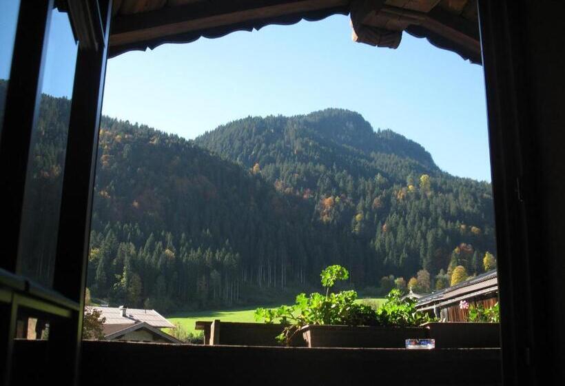 تختخواب و صبحانه Malernhof