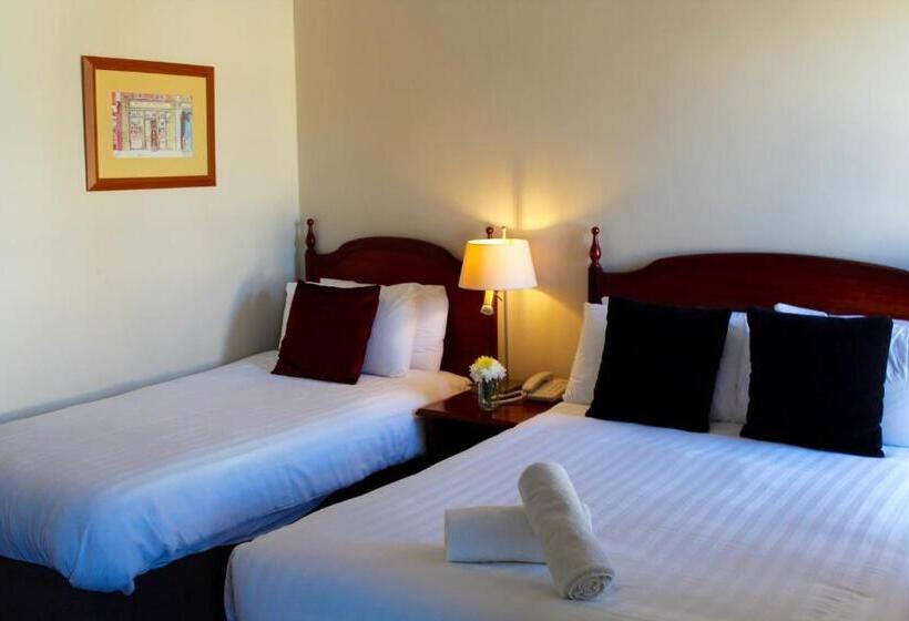 ベッドアンドブレックファースト Royal Valentia