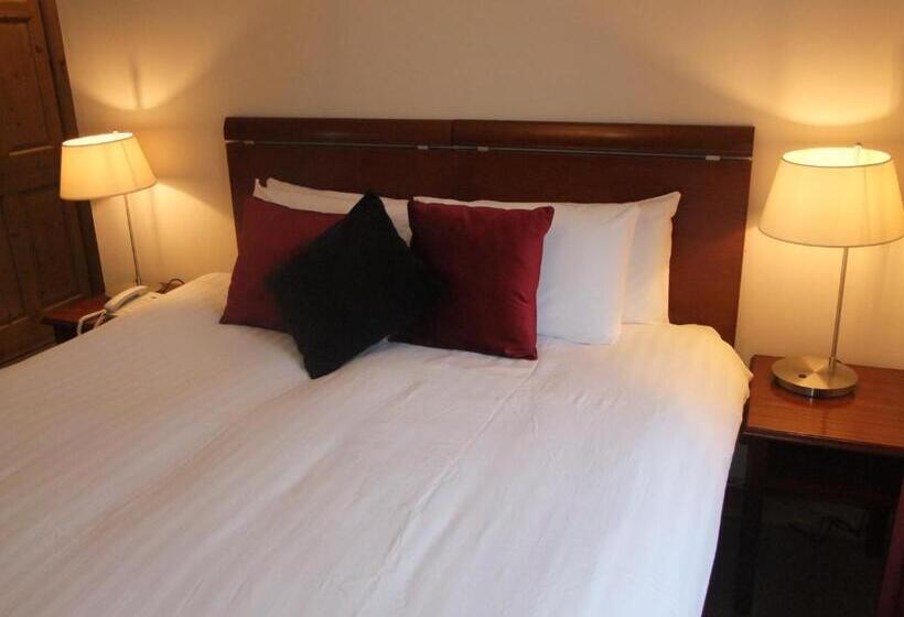 ベッドアンドブレックファースト Royal Valentia