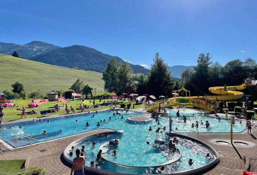 تختخواب و صبحانه Villa Oxa Boutique Design