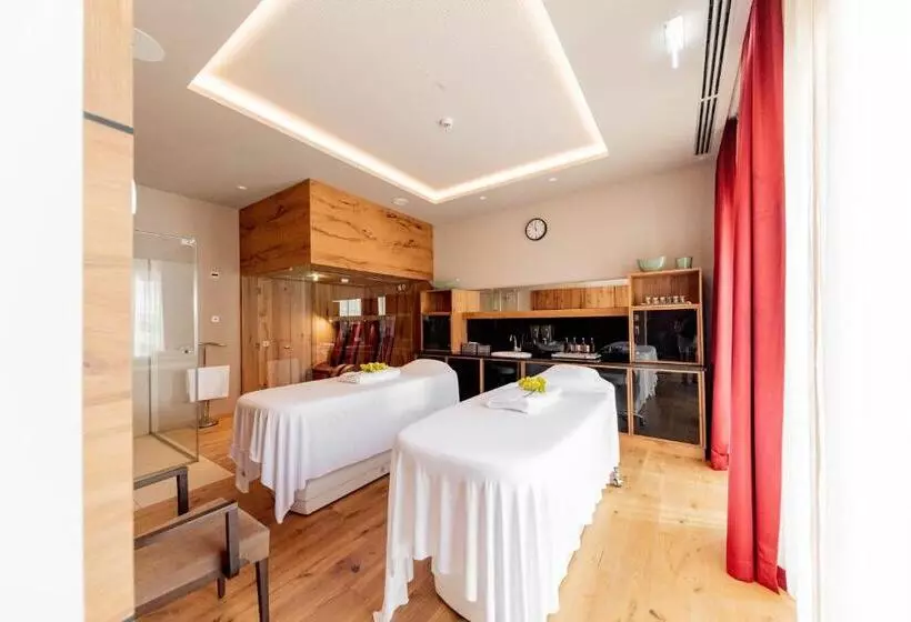 ホテル Avita Resort Bad Tatzmannsdorf