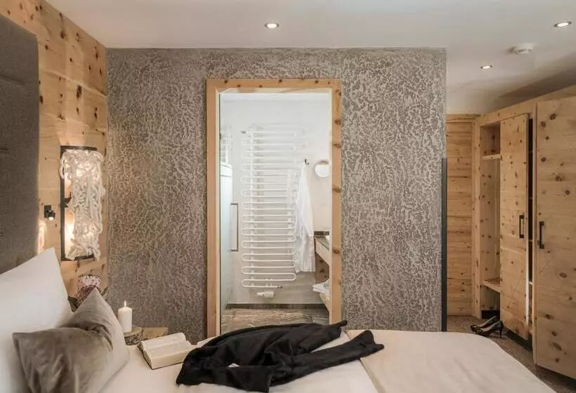Hotelli Bergkristall Zillertal   Adults Only 16 Years Plus
