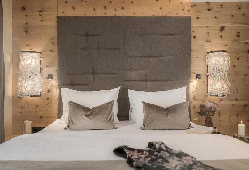 호텔 Bergkristall Zillertal   Adults Only 16 Years Plus