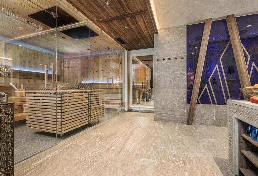 호텔 Bergkristall Zillertal   Adults Only 16 Years Plus