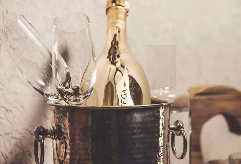 Hotelli Bergkristall Zillertal   Adults Only 16 Years Plus