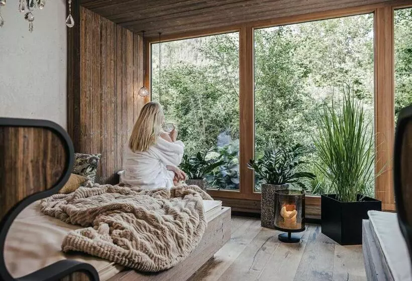 Hotelli Bergkristall Zillertal   Adults Only 16 Years Plus