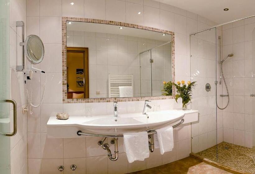 בית מלון כפרי Rösslwirt