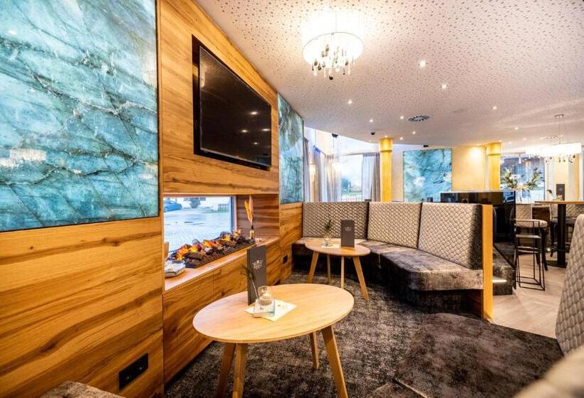 Schlosshotel Lacknerhof