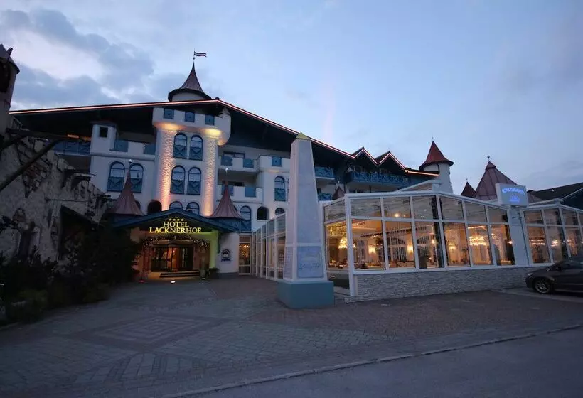 Schlosshotel Lacknerhof