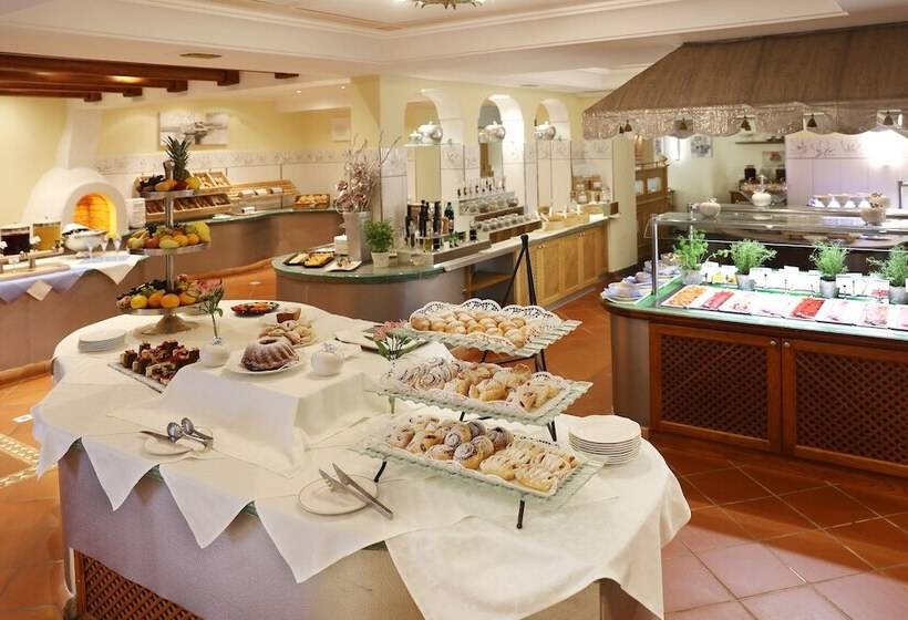 Schlosshotel Lacknerhof