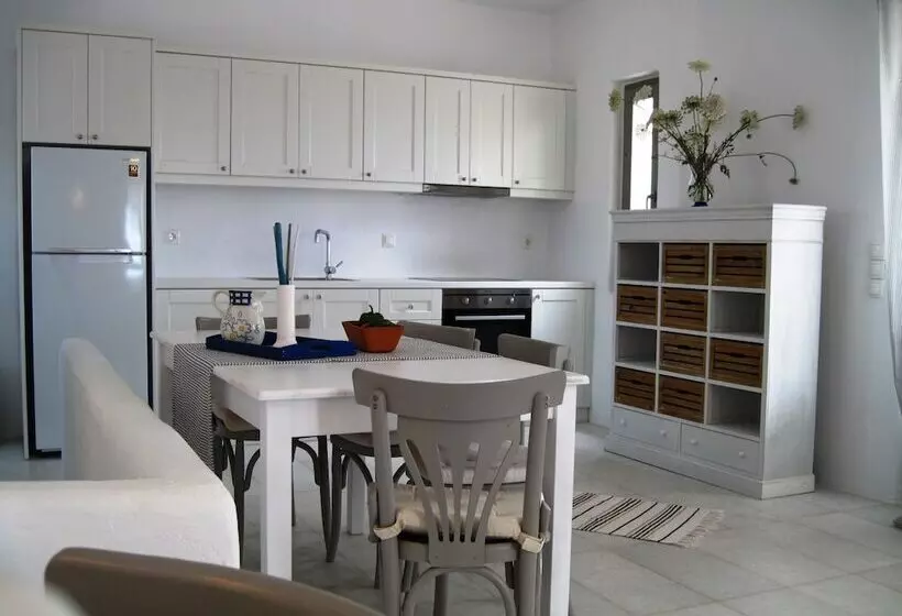 Aeraki Villas