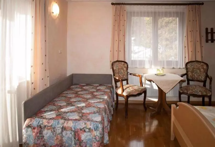 Bed and Breakfast Pension Handle