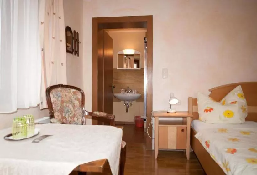 Bed and Breakfast Pension Handle