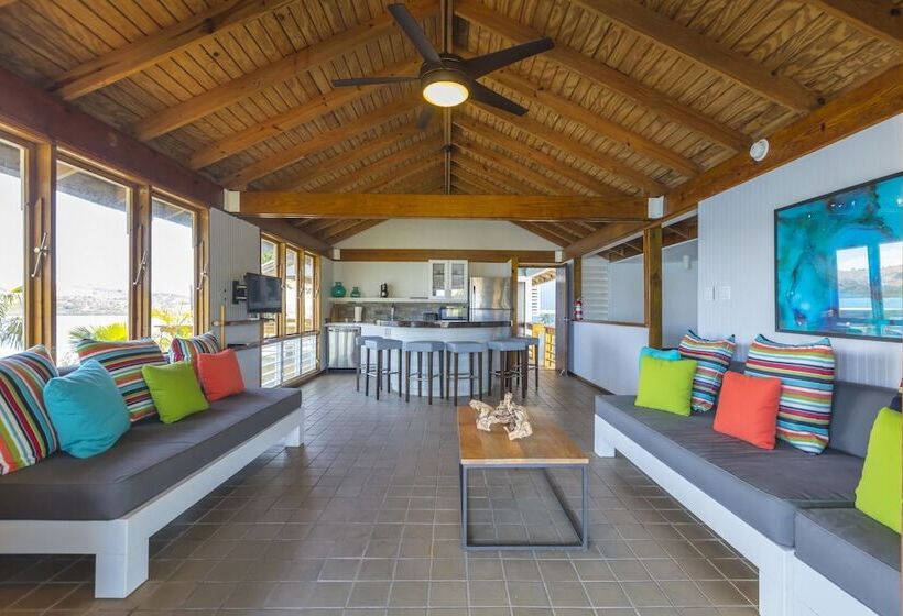 هتل Club Seabourne