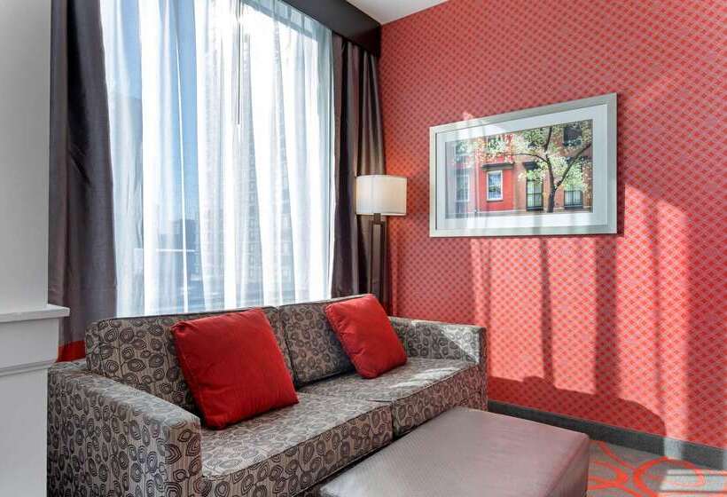 호텔 Comfort Inn & Suites Near Stadium