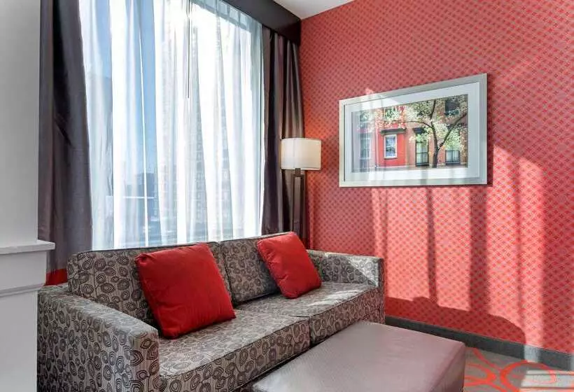 ホテル Comfort Inn & Suites Near Stadium