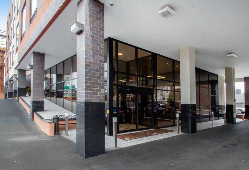 호텔 Comfort Inn & Suites Near Stadium