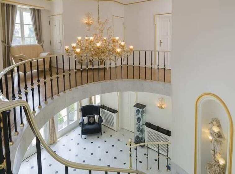 בית מלון כפרי Fleur De Lys