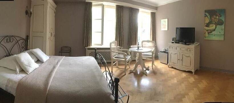 בית מלון כפרי Fleur De Lys