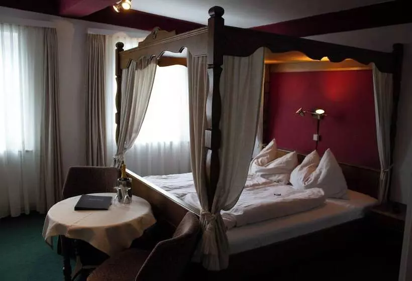Hotelli Landgasthof Stranachwirt