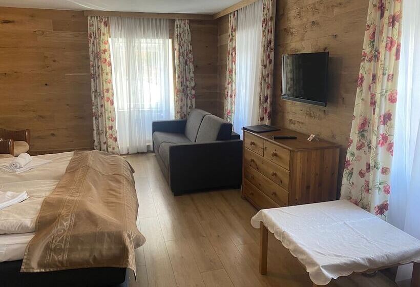 ホテル Landgasthof Stranachwirt