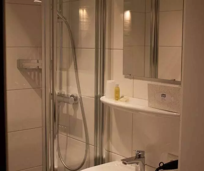 Hotelli Landgasthof Stranachwirt