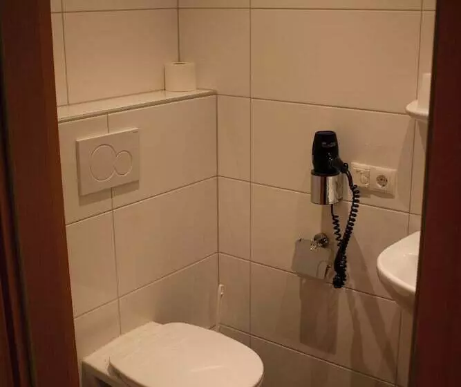 Hotelli Landgasthof Stranachwirt