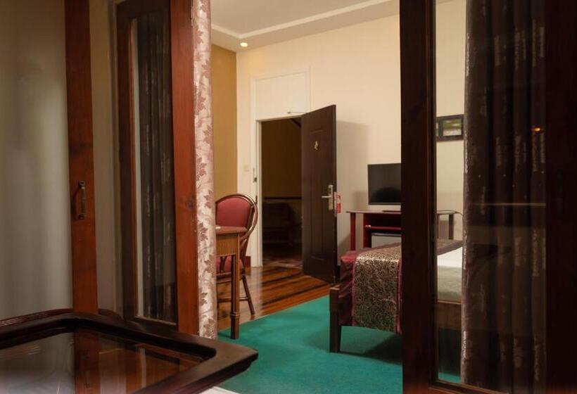 호텔 Herdmanston Lodge