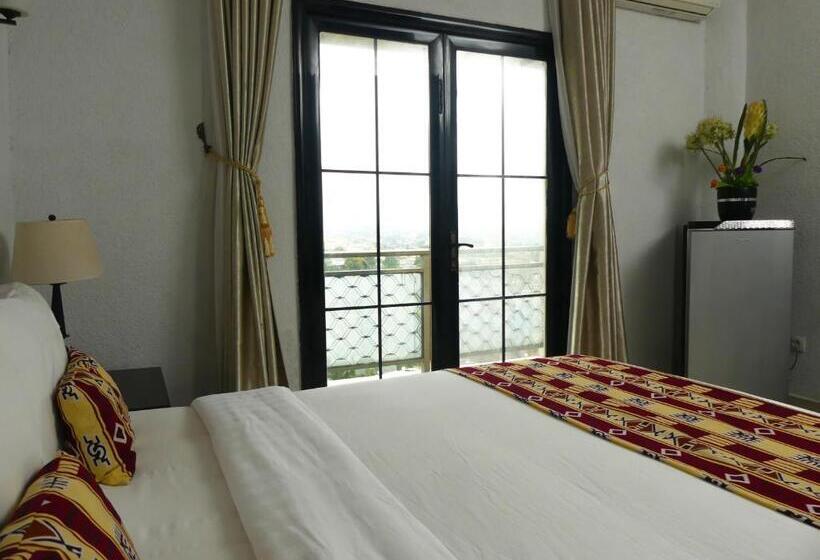 هتل Hibiscus Louis