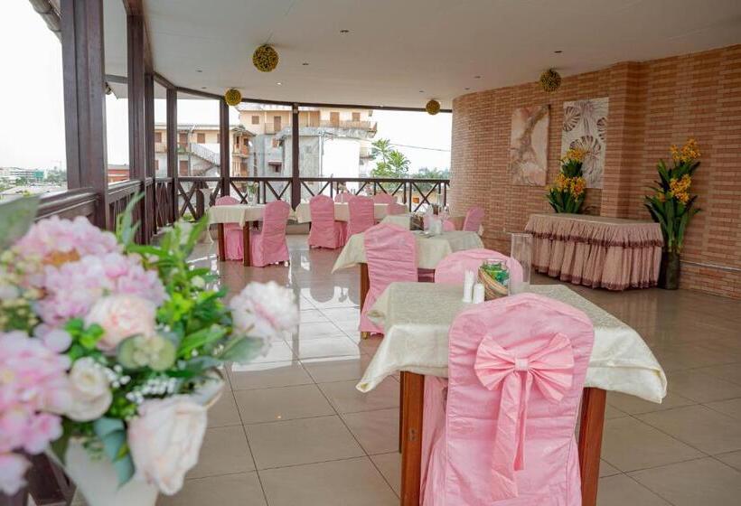 هتل Hibiscus Louis