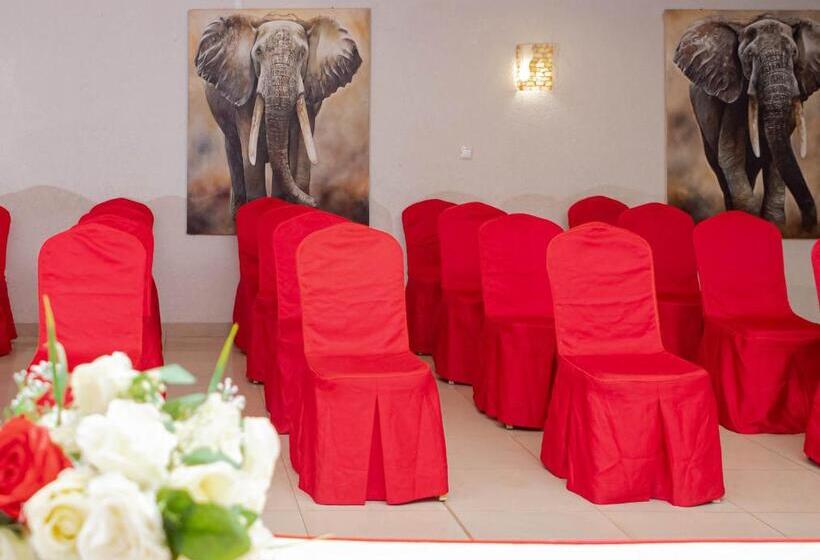 هتل Hibiscus Louis