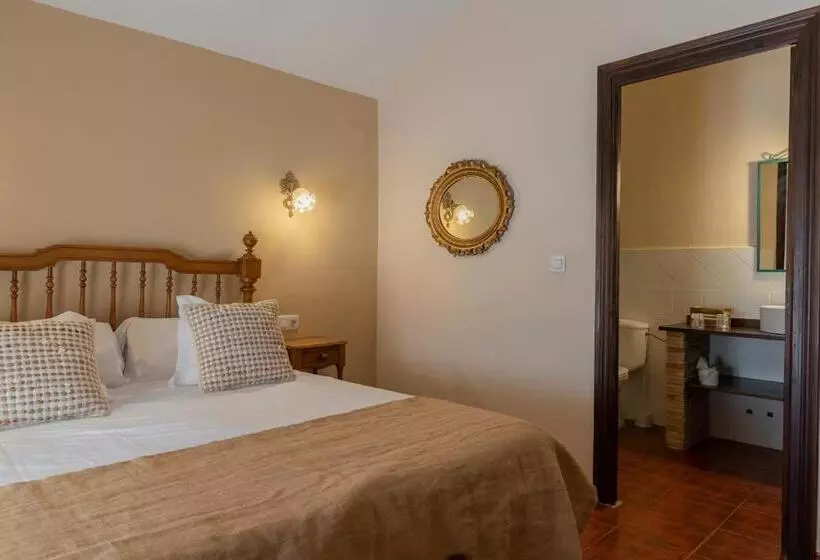 Hospedium Hotel Val De Pinares