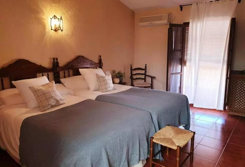 Hospedium Hotel Val De Pinares