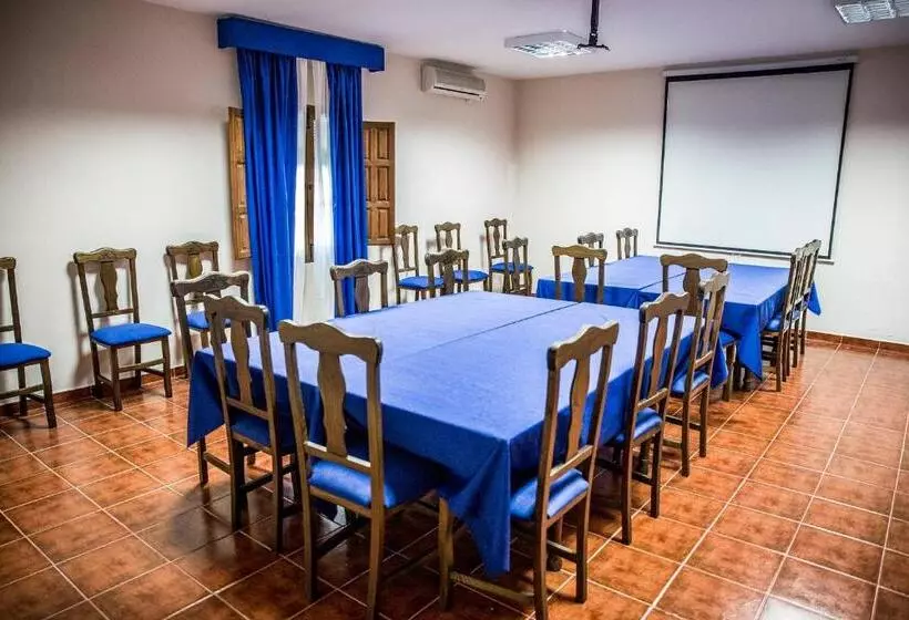 Hospedium Hotel Val De Pinares