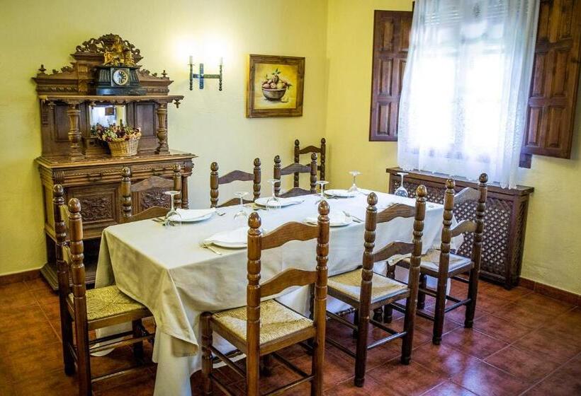 Hospedium Hotel Val De Pinares