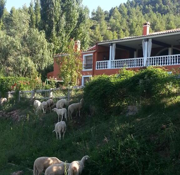 Hospedium Hotel Val De Pinares