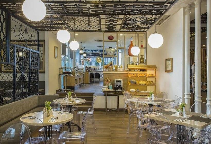 Khas Tugu Hotel Yogyakarta