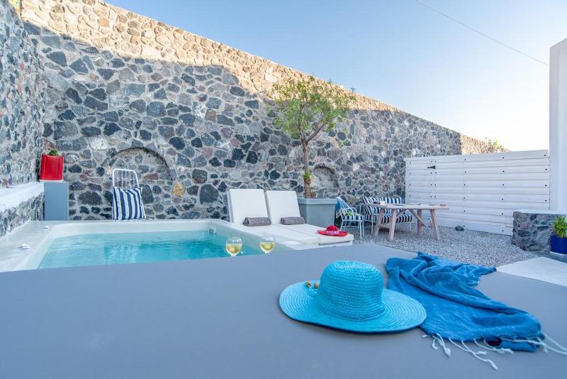 Hotel Lagadi Suites By K&k