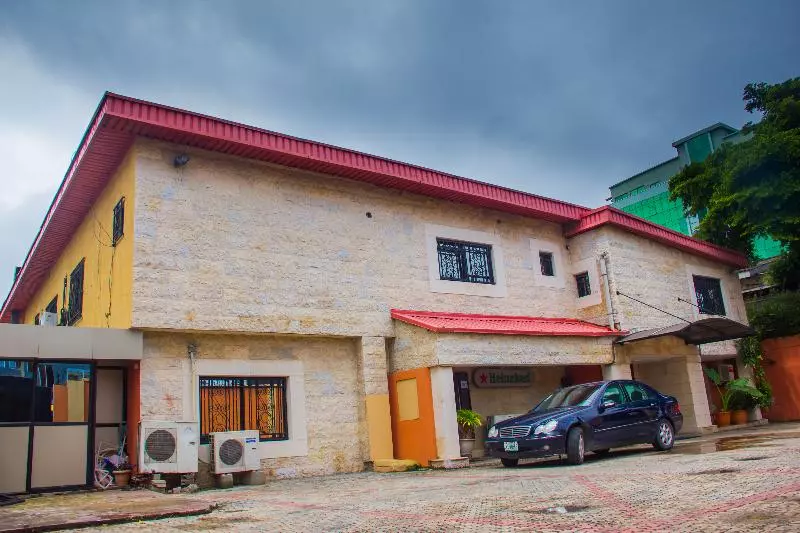 هتل Lamia Inn