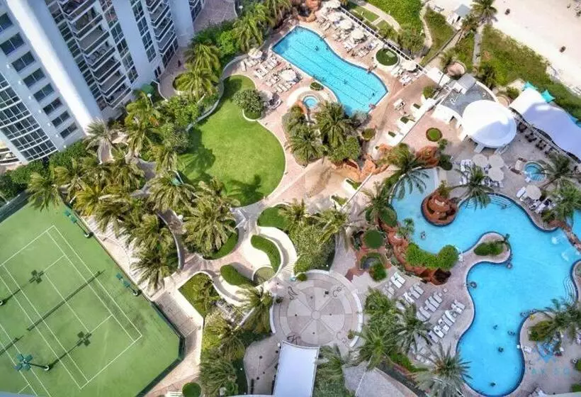 هتل Private Ocean Condos At Trump Sunny Isles