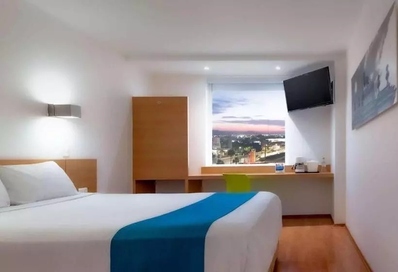 ホテル Sleep Inn Leon Antares