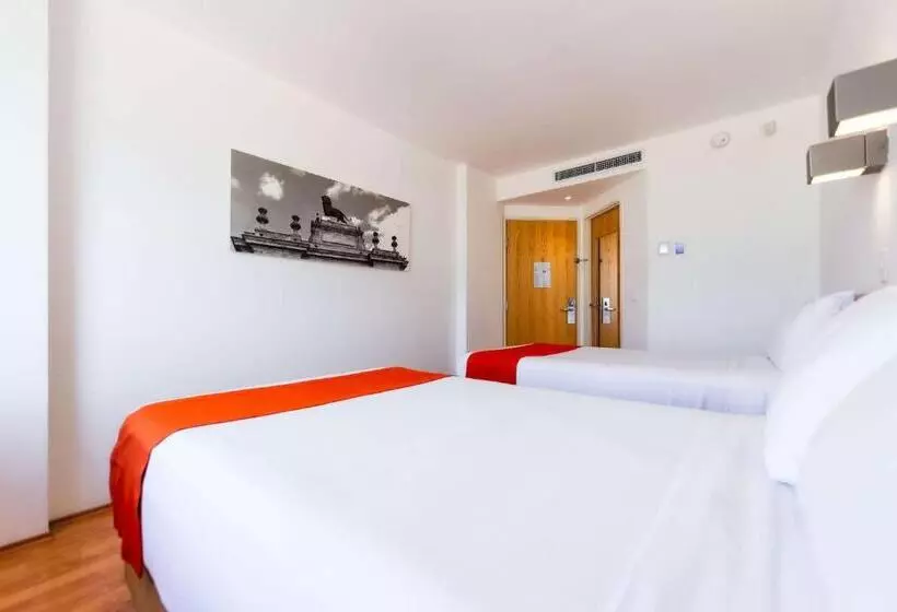 ホテル Sleep Inn Leon Antares