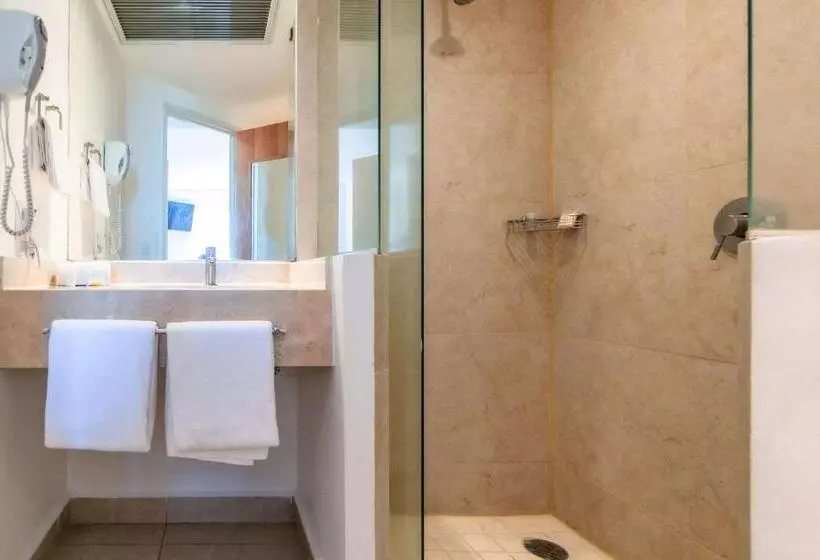 ホテル Sleep Inn Leon Antares