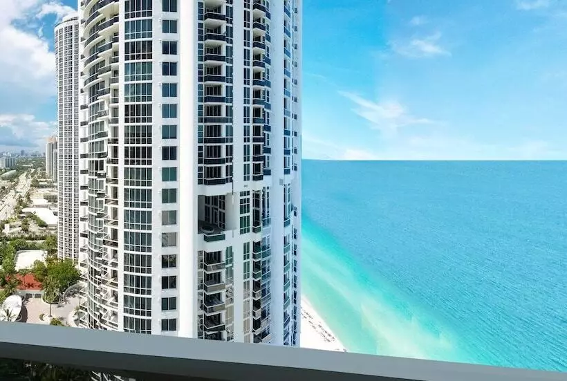هتل Private Ocean Condos At Trump Sunny Isles