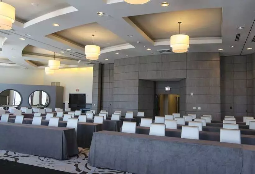 هتل Private Ocean Condos At Trump Sunny Isles