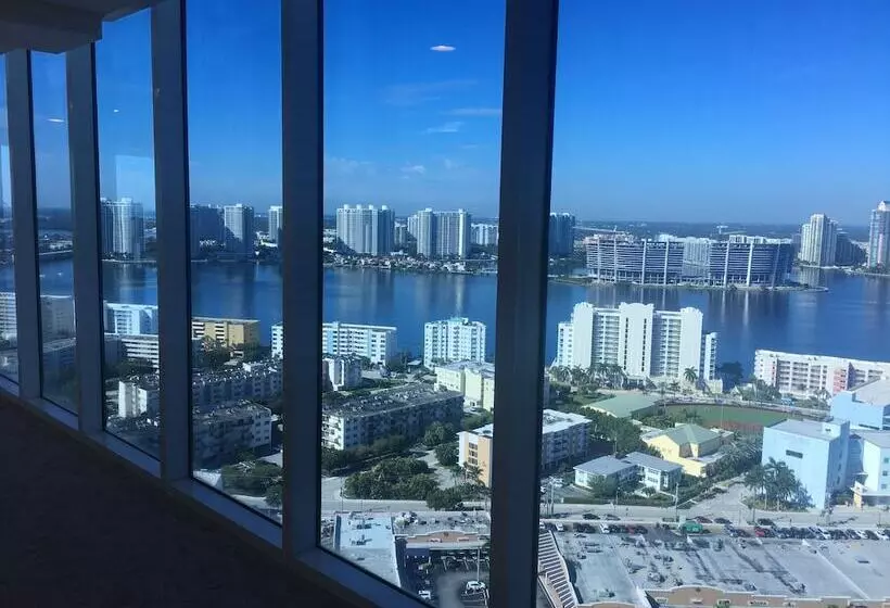 هتل Private Ocean Condos At Trump Sunny Isles